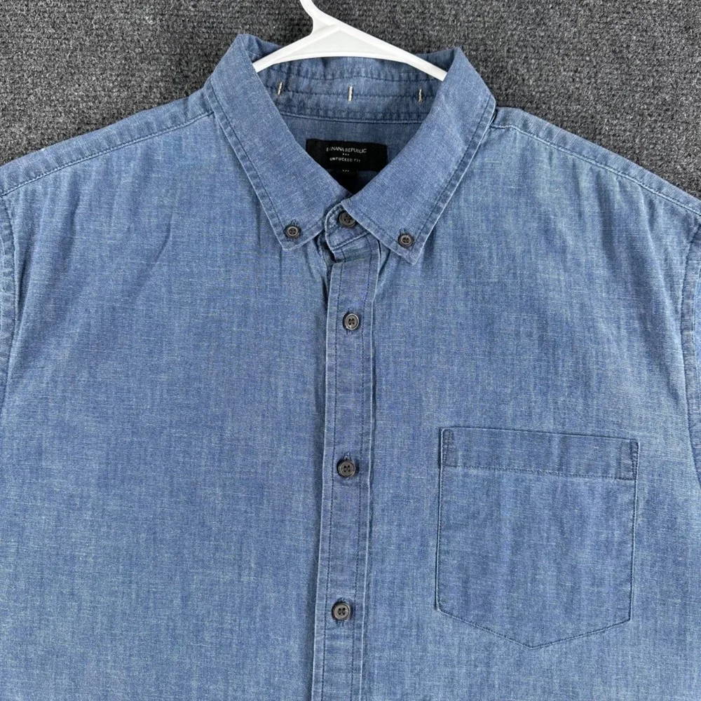 Banana Republic Mens‎ XL Blue Chambray Short Sleeve Button Down Untucked Shirt